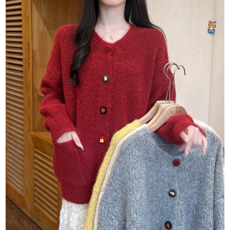 Versatile 2025 High-End Autumn and Winter Sweater for Women, Lazy Style Buttoned Knitwear, New Cardigan with a Jacket-Like Feel, Colorful and Loose-Fitting Versatile 2025 High-End Autumn and Winter Sweater for Women, Lazy Style Buttoned Knitwear, New Cardigan with a Jacket-Like Feel, Colorful and Loose-Fitting