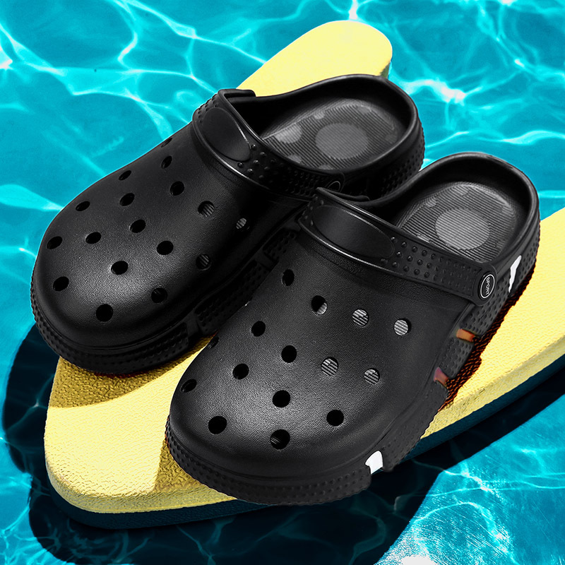 Zapatos de verano de moda para hombres antideslizantes de fondo suave sandalias de cabeza hueca para usar zapatillas de playa de fondo grueso para hombres al por mayor