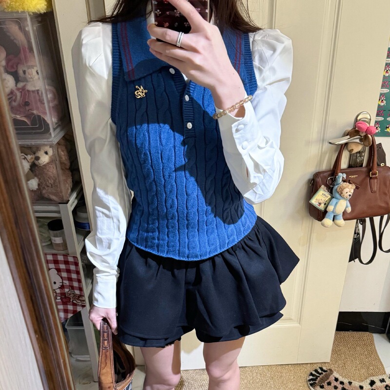 Elegant and Age-Reducing Sweet Style: Cable-Knit Vest Sweater + Off-White Shirt + Black Floral Short Skirt Three-Piece Set