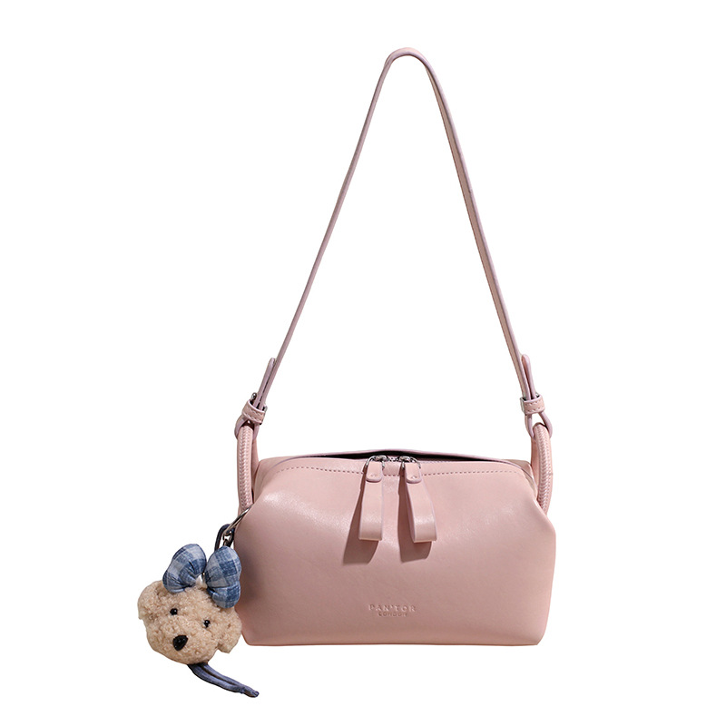 El diseño de la sensación de pequeño estilo exterior bolso debajo de la axila para mujeres 2026 verano nuevo estilo diario minimalista de viento de viaje bolso de hombro
