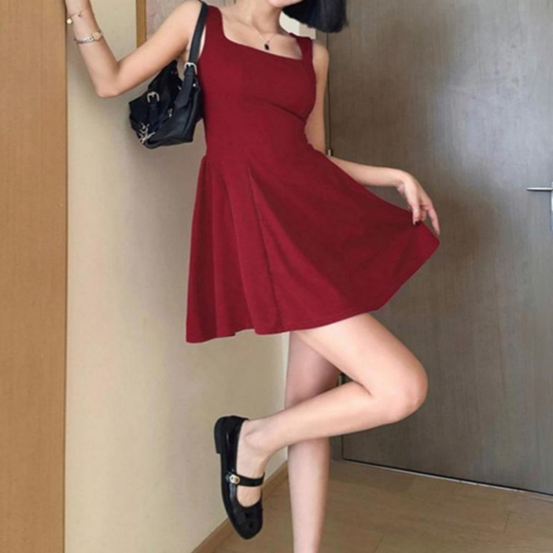 French-style Hepburn-inspired red strap dress, new youthful style with a high-end feel, featuring a waist belt and pockets, A-line skirt French-style Hepburn-inspired red strap dress, new youthful style with a high-end feel, featuring a waist belt and pockets, A-line skirt