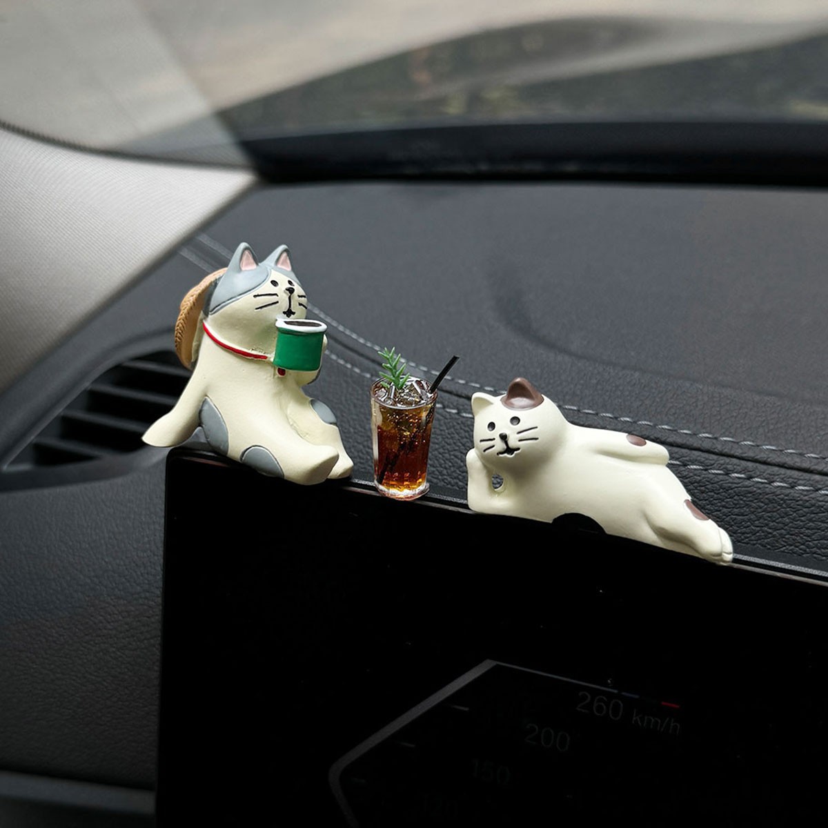 治愈系小猫咪冰美式汽车摆件车载中控台显示屏摆件桌面摆件装饰品