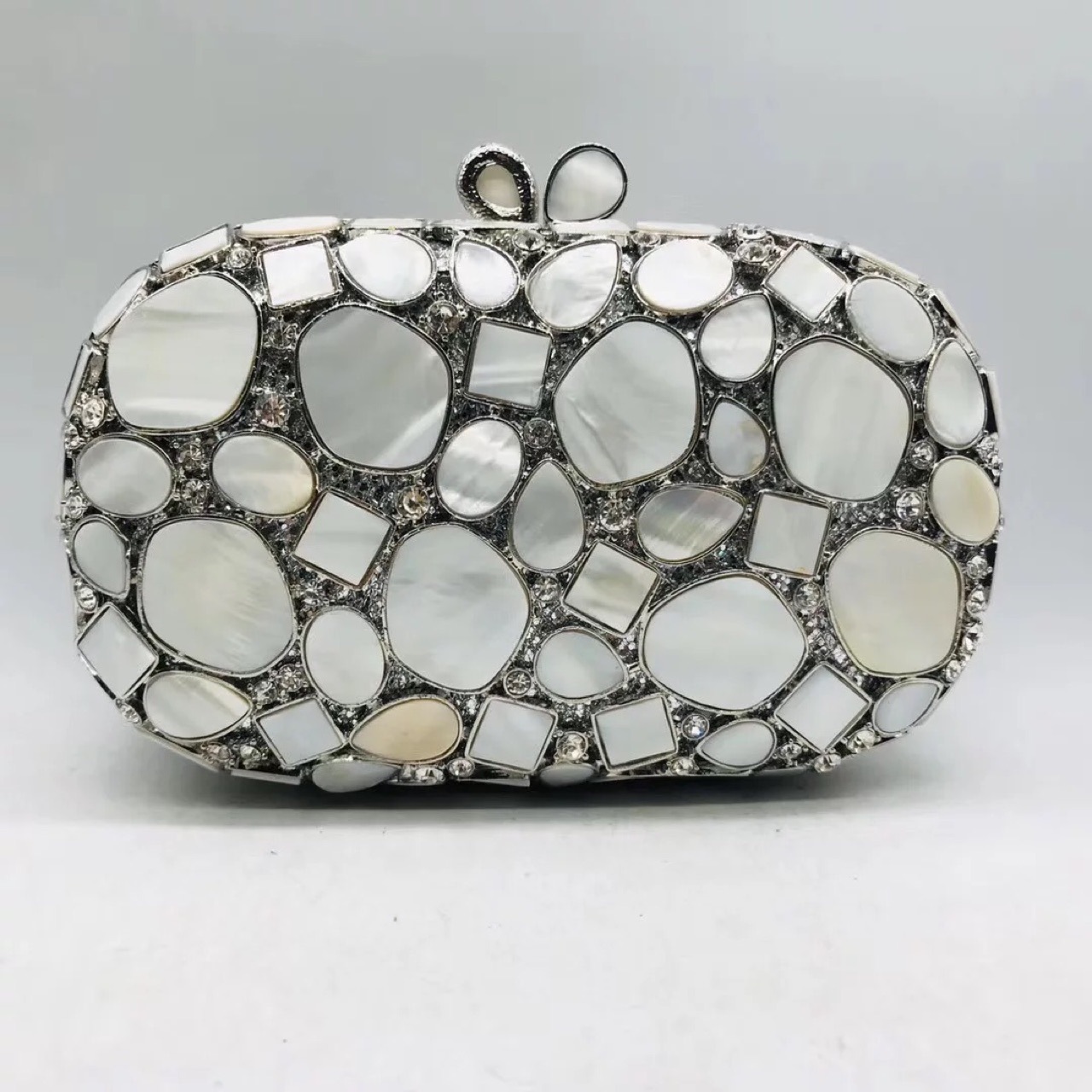 Túi clutch nữ vỏ sò kim loại rỗng đính đá dạ tiệc — Màu vàng chi tiết 4