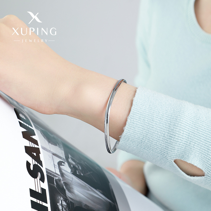 Xuping Shake sonido pulsera cuadrada de acero inoxidable, anillo simple, pulsera rápida cuadrada de mujer, pulsera japonesa y coreana de nicho simple