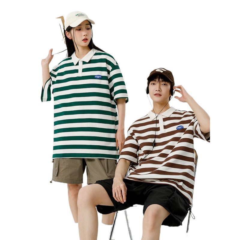 Polo camiseta de manga corta para hombres verano nuevo suelto camiseta de rayas pareja de moda de Hong Kong marca con solapa chaqueta media manga