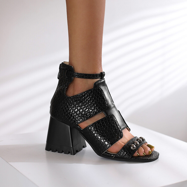 Foreign Trade Dropshipping Niche Stylish Black Hollow-Out High-Heeled Sandals with Crocodile Pattern, Chunky Heel, and Buckle Design for Outdoor Wear Foreign Trade Dropshipping Niche Stylish Black Hollow-Out High-Heeled Sandals with Crocodile Pattern, Chunky Heel, and Buckle Design for Outdoor Wear