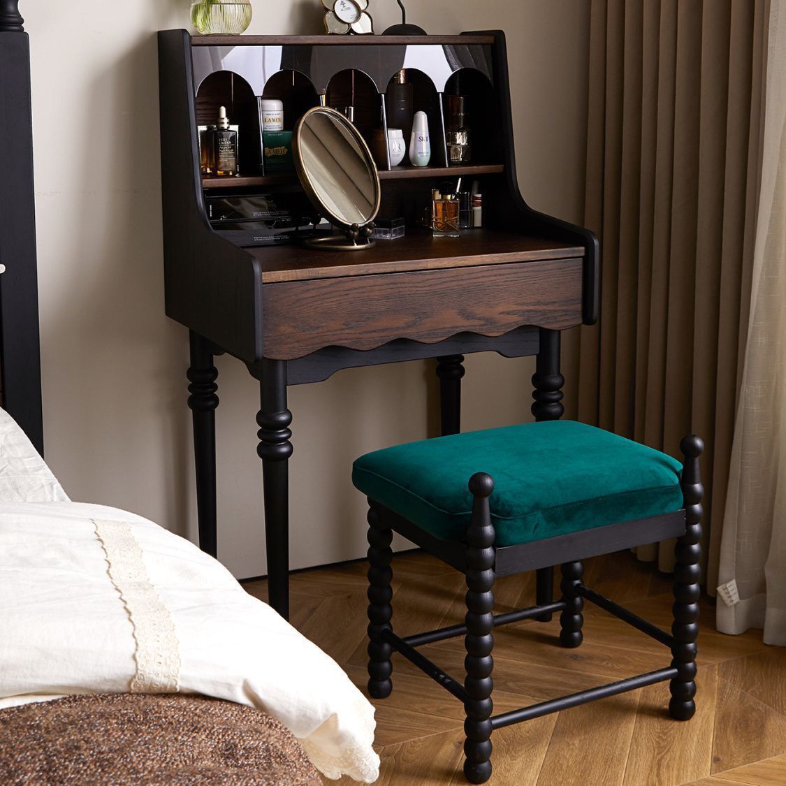 French Retro Solid Wood Bedroom Home Dressing Table Chinese Solid Wood Dressing Table Light Luxury American Dressing Table with Mirror