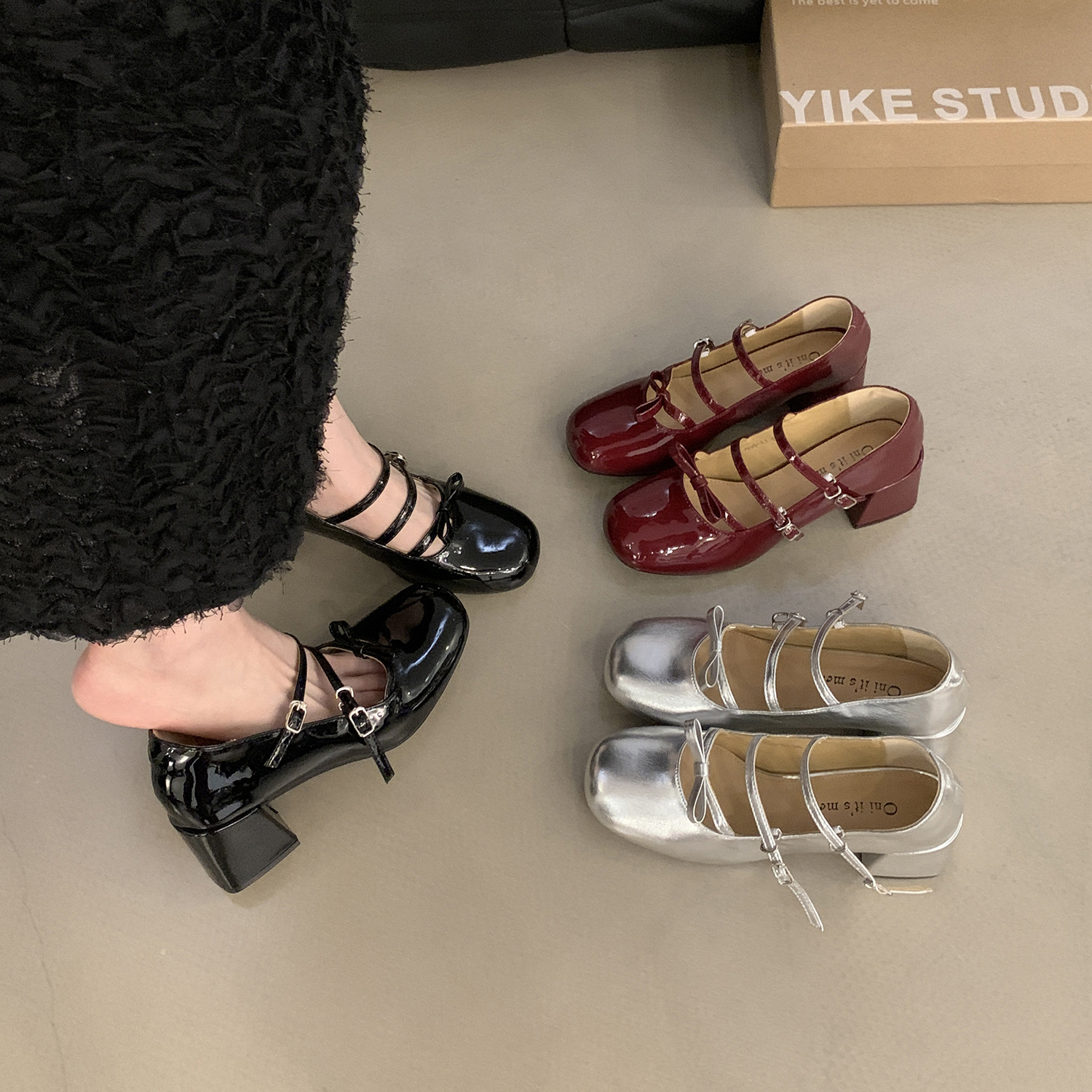 2024 Spring and Autumn New French Style Retro Chunky Heel Mary Jane Shoes with Buckle Bow Shoes silver Ballet Shoes