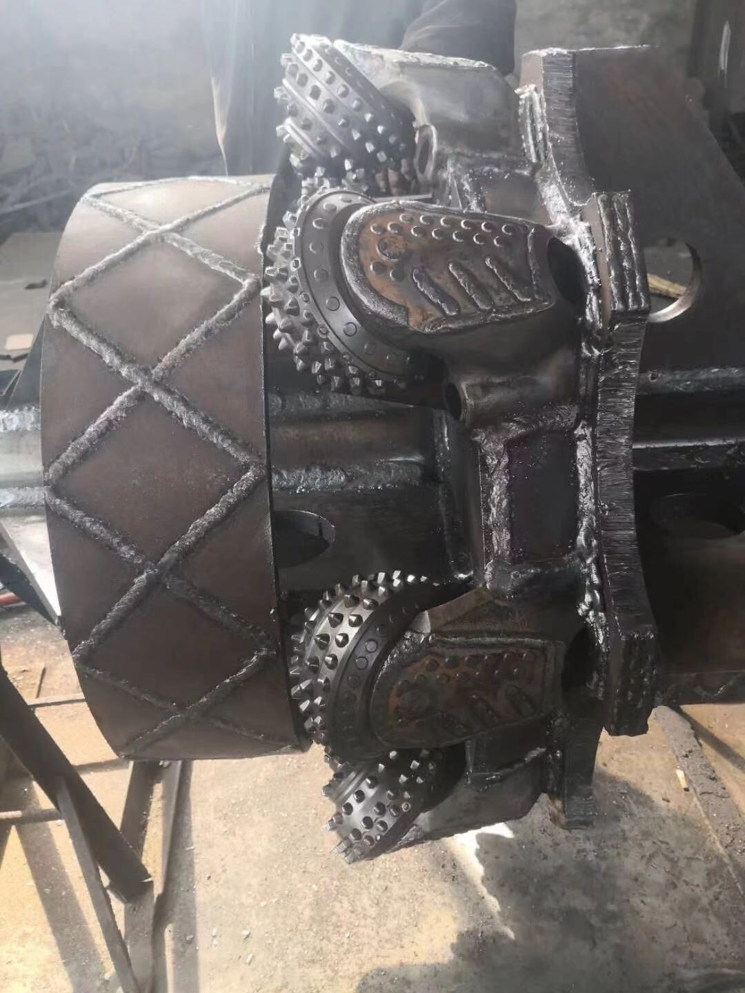 定做岩石扩孔器 非开挖钻头 泥浆马达 修复各种非开挖工程工具