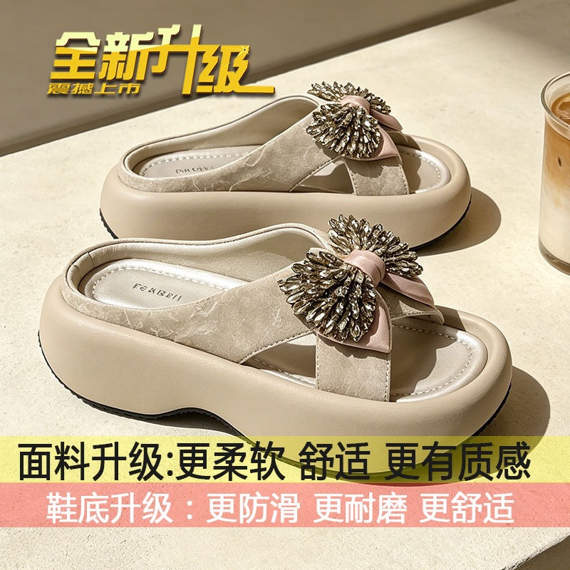 Arco de diamante universal moda casual zapatillas de playa de fondo grueso 2026 verano nuevo estilo de moda zapatillas de mujer