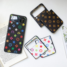 ������ZFlip3�����۵����ֻ��Ǹ߼���Ƥ�ʸ��ŷ�ˤ��ԼС�ڱ�����