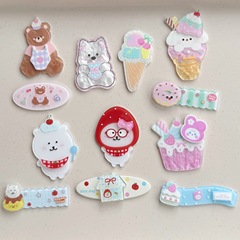 踊る熊のアクリルの部品が可愛いです。