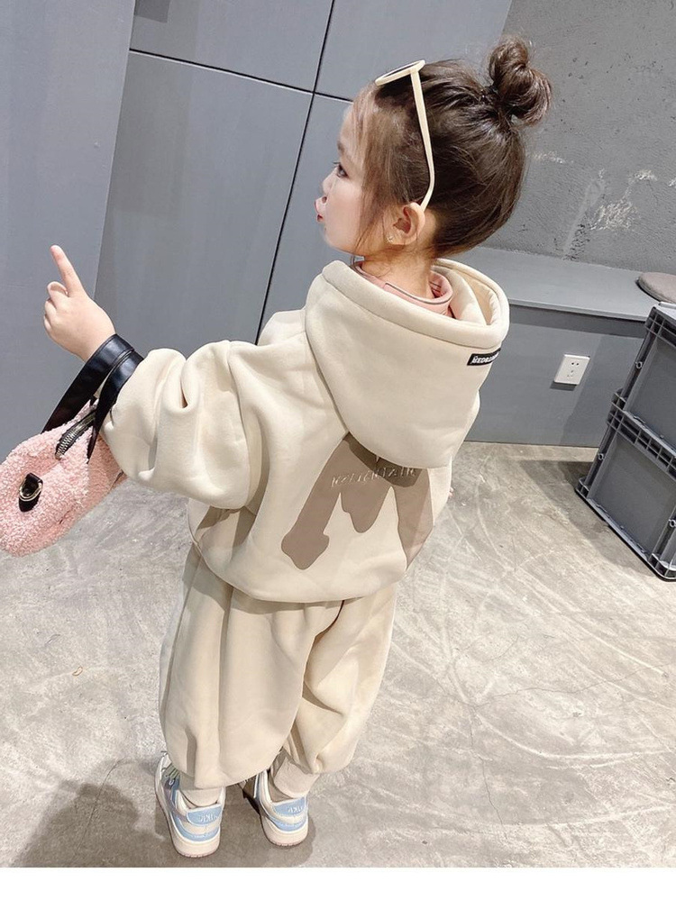 Plysjsett for jenter 2023 nye friterte gatehøst vinterklær barne- og guttesport fortykket genser_voghion.com