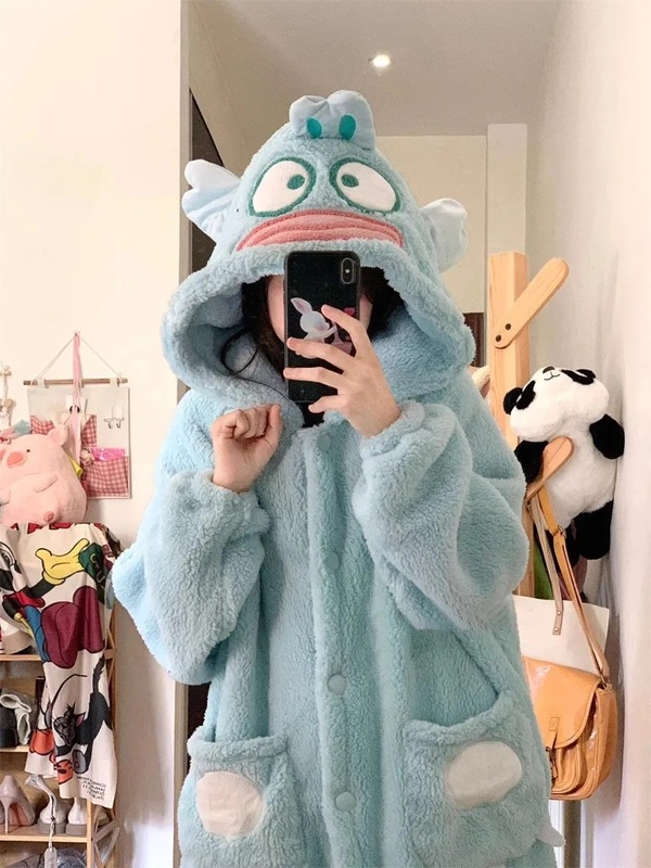 小怪獣サンゴの毛を厚くして、帽子をかぶって寝ています。|undefined