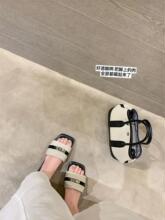羊皮版葡萄妈同款凯丽拖方头锁扣一字平底度假沙滩拖鞋女凉拖外穿