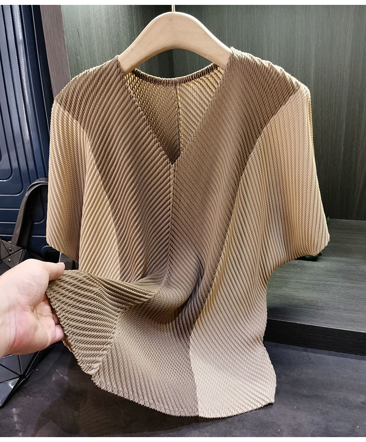 Áo thun nữ cổ chữ V xếp ly họa tiết vảy rồng phối màu tay ngắn dáng suông — Màu đen, Màu xanh lam, Màu đỏ hoa hồng, Màu hồng chi tiết 17