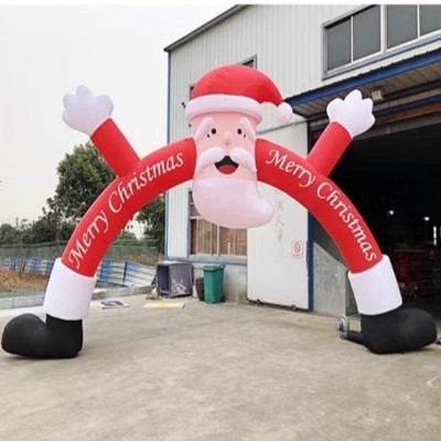 Fabricante de modelos inflables navideños abre sus puertas con modelos inflables de árbol de Navidad, Papá Noel trepando por la pared, muñeco de nieve, tren y arco de dibujos animados.