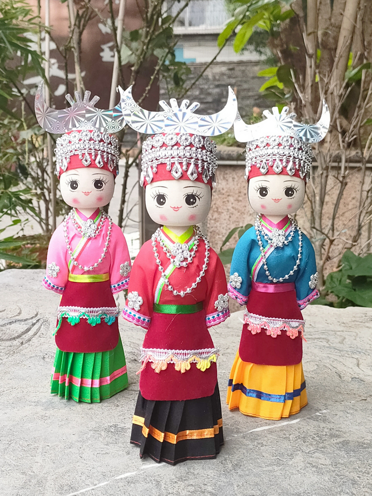 少数民族娃娃玩偶木人偶玩具布艺贵州旅游工艺品苗族特色饰品摆件