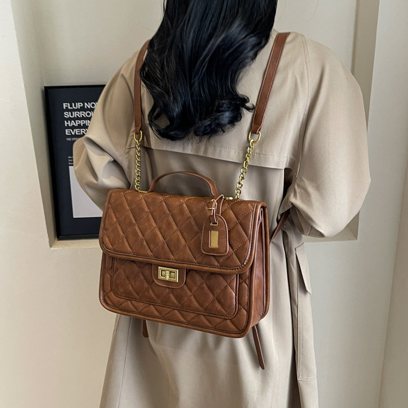 Women's 2024 New Small Fragrance Chain Single Shoulder Crossbody Bag Lingge Fashion Large Capacity Backpack_voghion.com