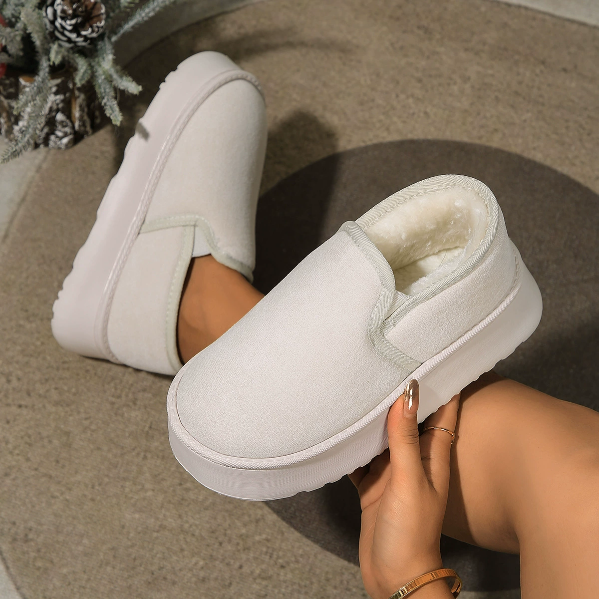 Ленивый один педаль хлебная обувь женский 2024 осень и зима новые снежные сапоги с толстым дном корейская версия дикого бархата теплая хлопчатобумажная обувь