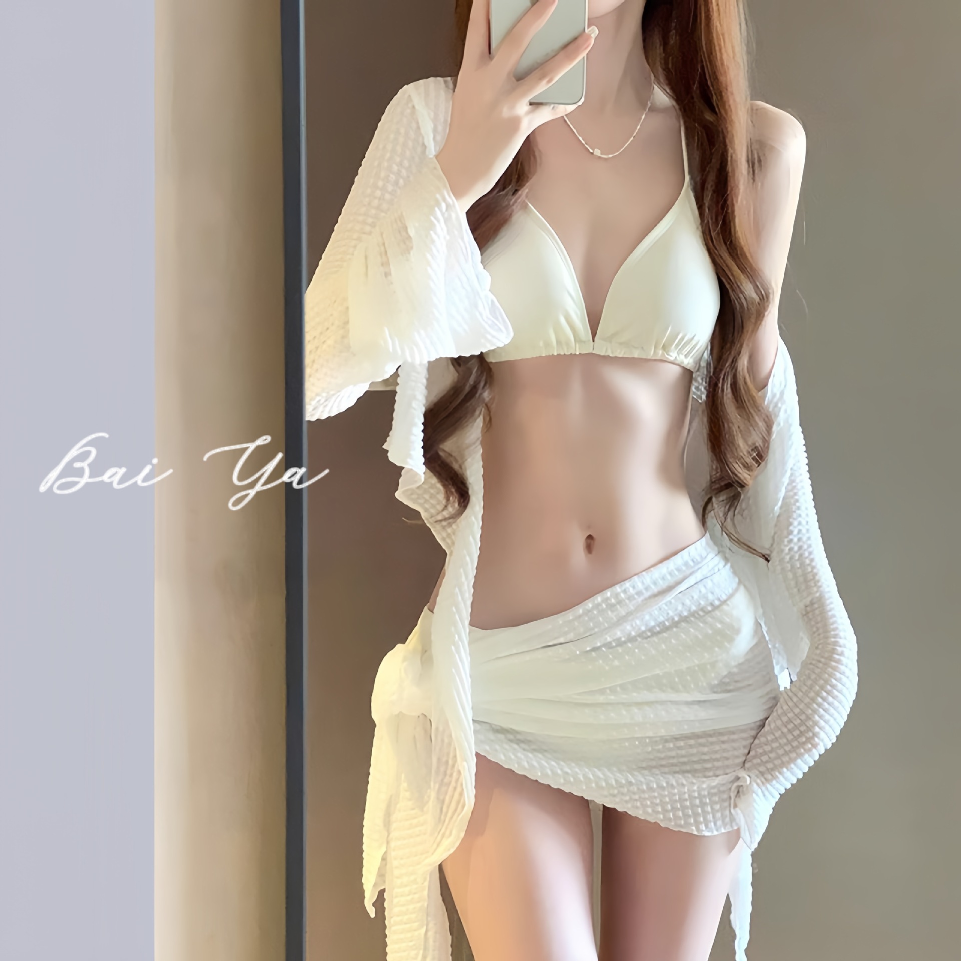 Traje de baño para mujer 2025 bikini de cuatro piezas de color sólido dividido de alta gama traje de baño de vacaciones de aguas termales de playa sexy