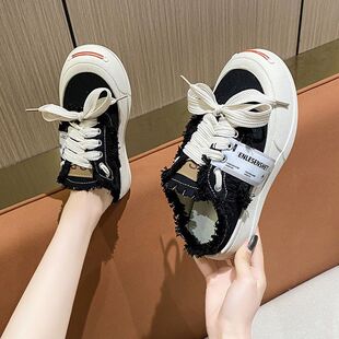 С�כ���ЬŮ�Ĵ��⴩2024�¿��וr��һ�_�Ű��^���ϑ��˷���Ь