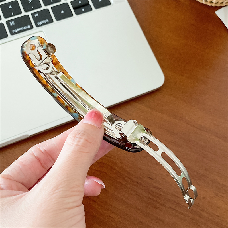 Elegante haarclip voor dames voor het maken van updo's_voghion.com