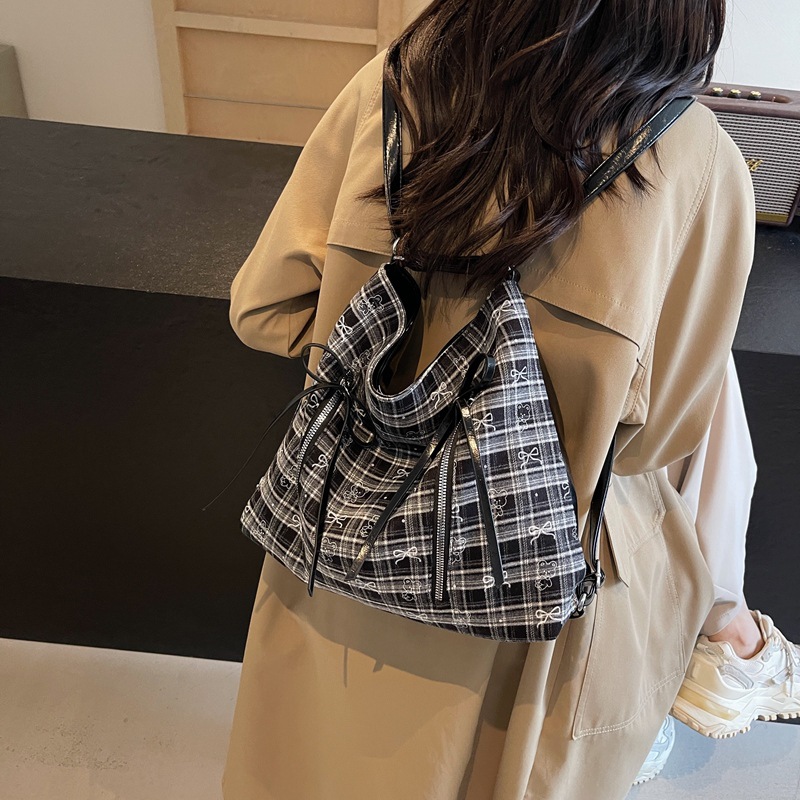 2024 summer and autumn new tote niche shoulder versatile butterfly armpit bag, high-end plaid women's bag_voghion.com