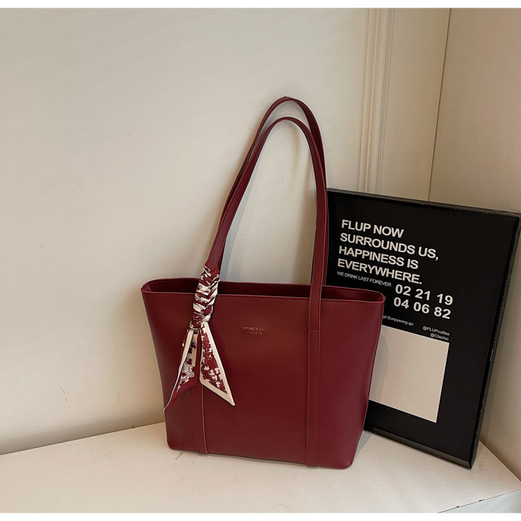 Women's Red Handbag 2025 New Arrival Luxury Shoulder Bag Large Capacity Commuter Bag Bridal/Bridesmaid Wedding Clutch - Thumbnail 6