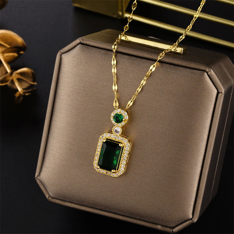 Classic retro geometric sophisticated elegant necklace