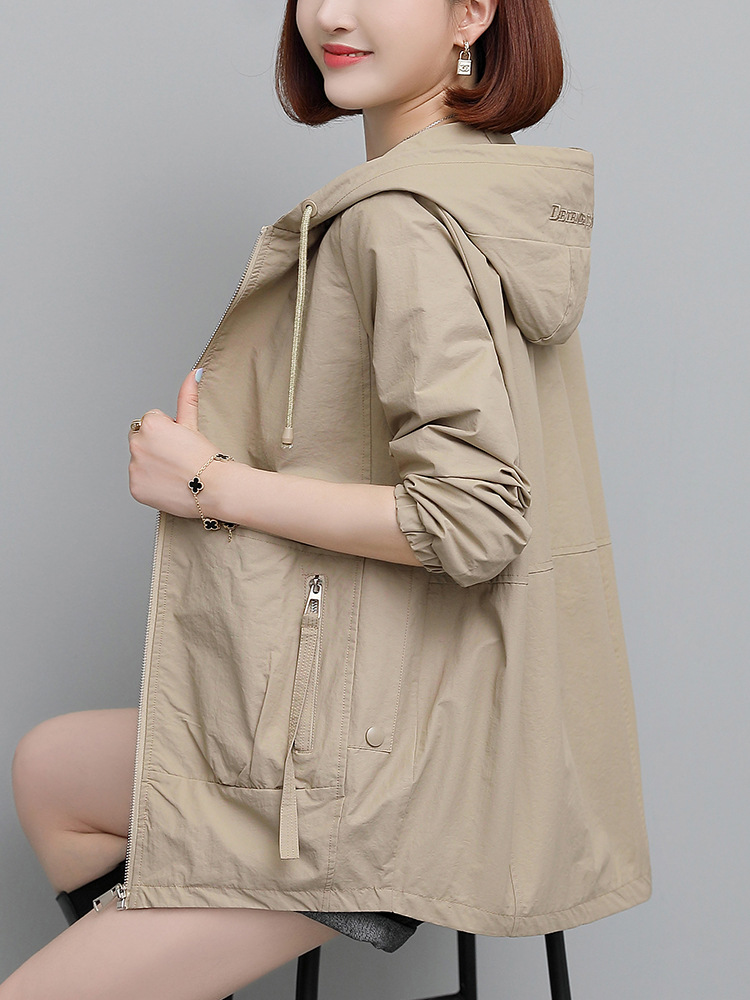 コートの女性2024春の新しい女装気質の小さい男の爆発的な上着のカジュアルな春と秋の短いジャケットのコート