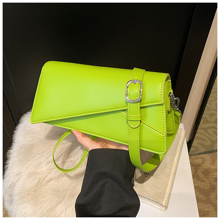 Bolso de diseño de nicho para mujeres 2025, verano nuevo estilo coreano bolso cuadrado simple temperamento casual bolso de hombro de mujer
