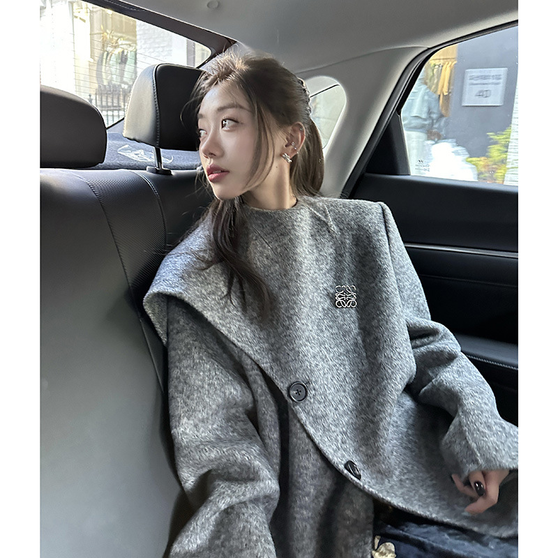 『时髦推荐官』烟灰围巾领披肩羊毛双面呢大衣高级感短款 带胸针