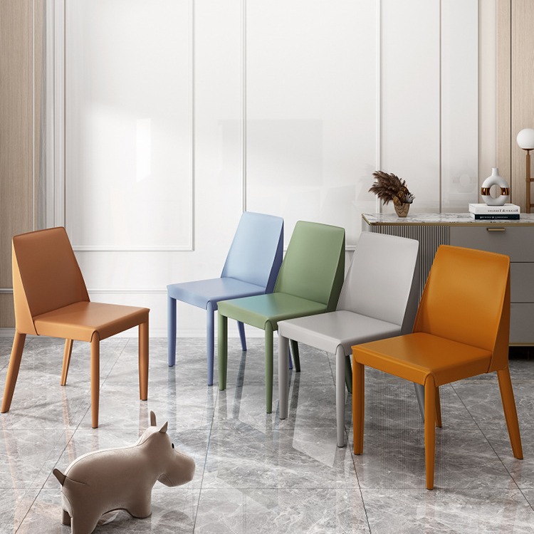 Mesa y silla de comedor de comedor moderno y simple, silla de cuero de diseño respaldo, silla de silla de aire industrial, exportación gruesa y minimalista