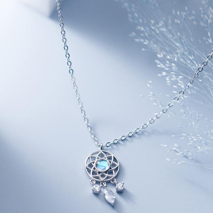 Collar de atrapasueños Super Hada retro ins estilo frío Cadena de clavícula de moda colgante de celebridades en línea sueño colgante de todo fósforo