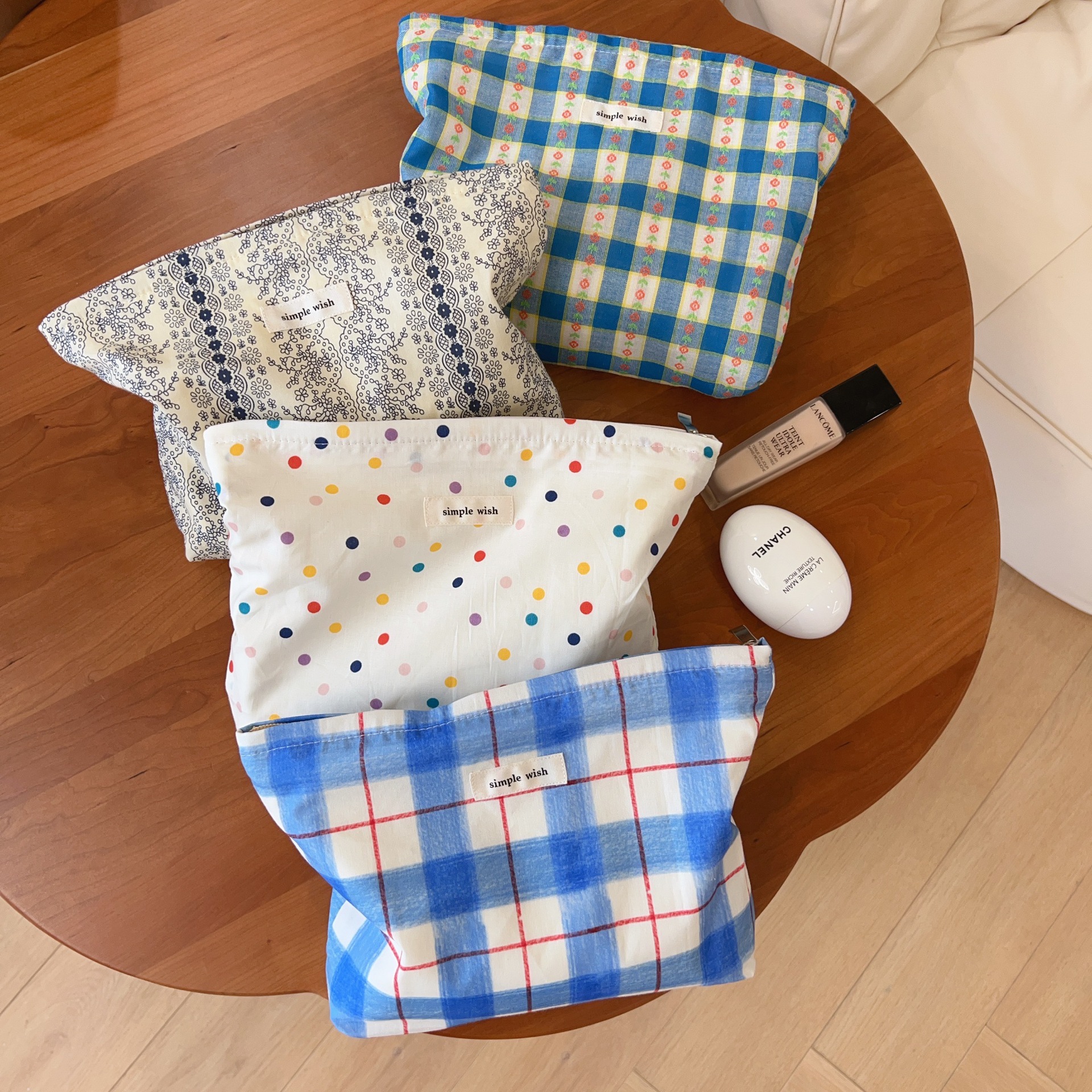 Cosmetic bag