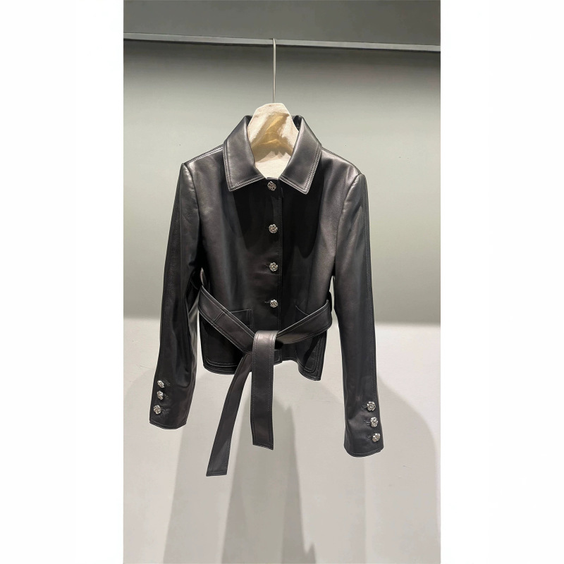 2026 Autumn Women's New Dark Style Short Genuine Leather Jacket with Lapel, Slim Fit, Waist-Cinching, Versatile, and Belted