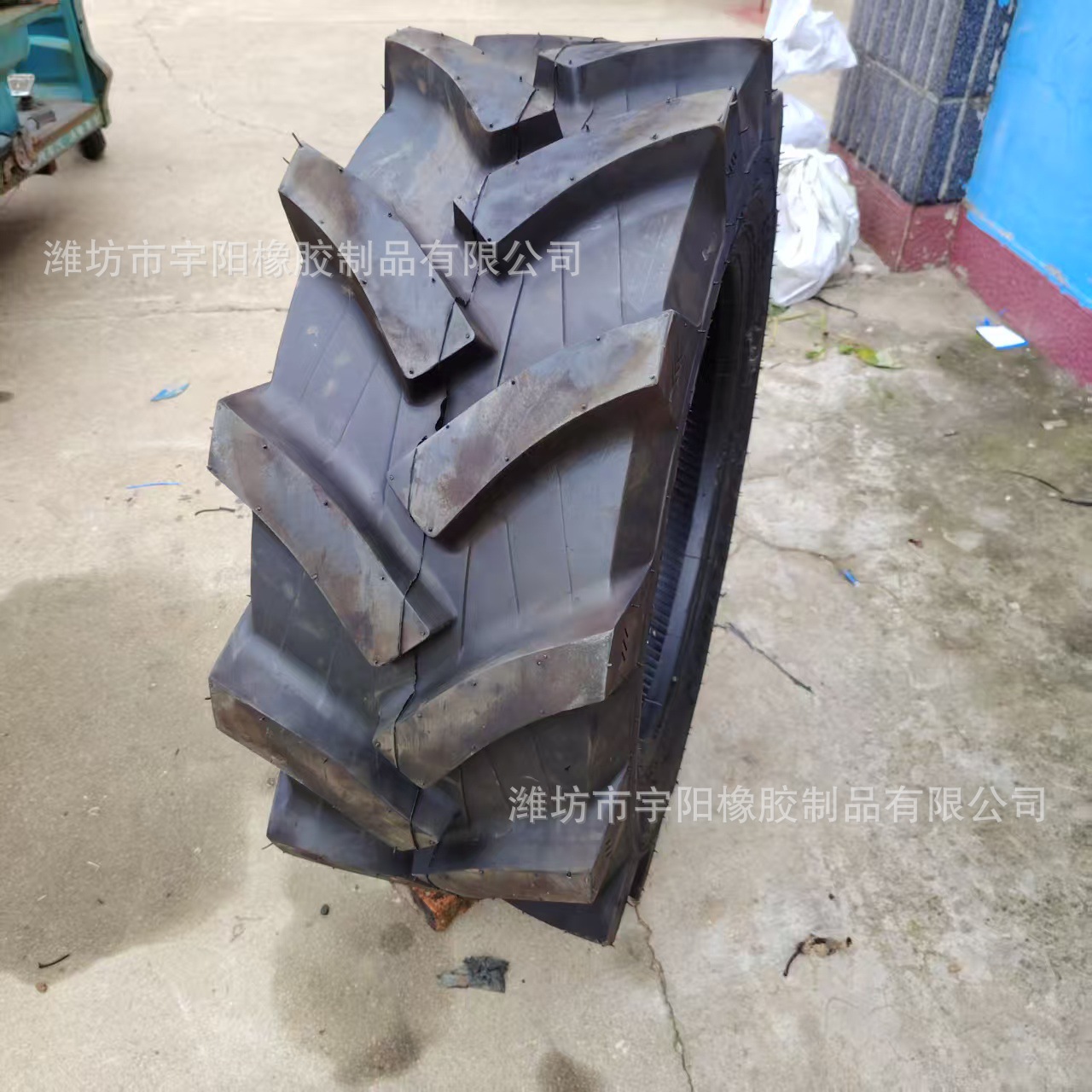 13.8/70-20 人字拖拉机轮胎 斜交加厚 加密轮胎