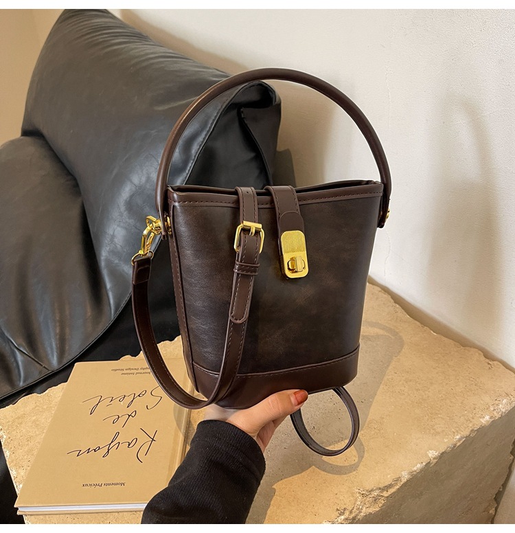 New Women's Bag Maillard Handheld Bag Women's Retro Contrast Color Bucket Bag Small and Versatile One Shoulder Crossbody Bag_voghion.com