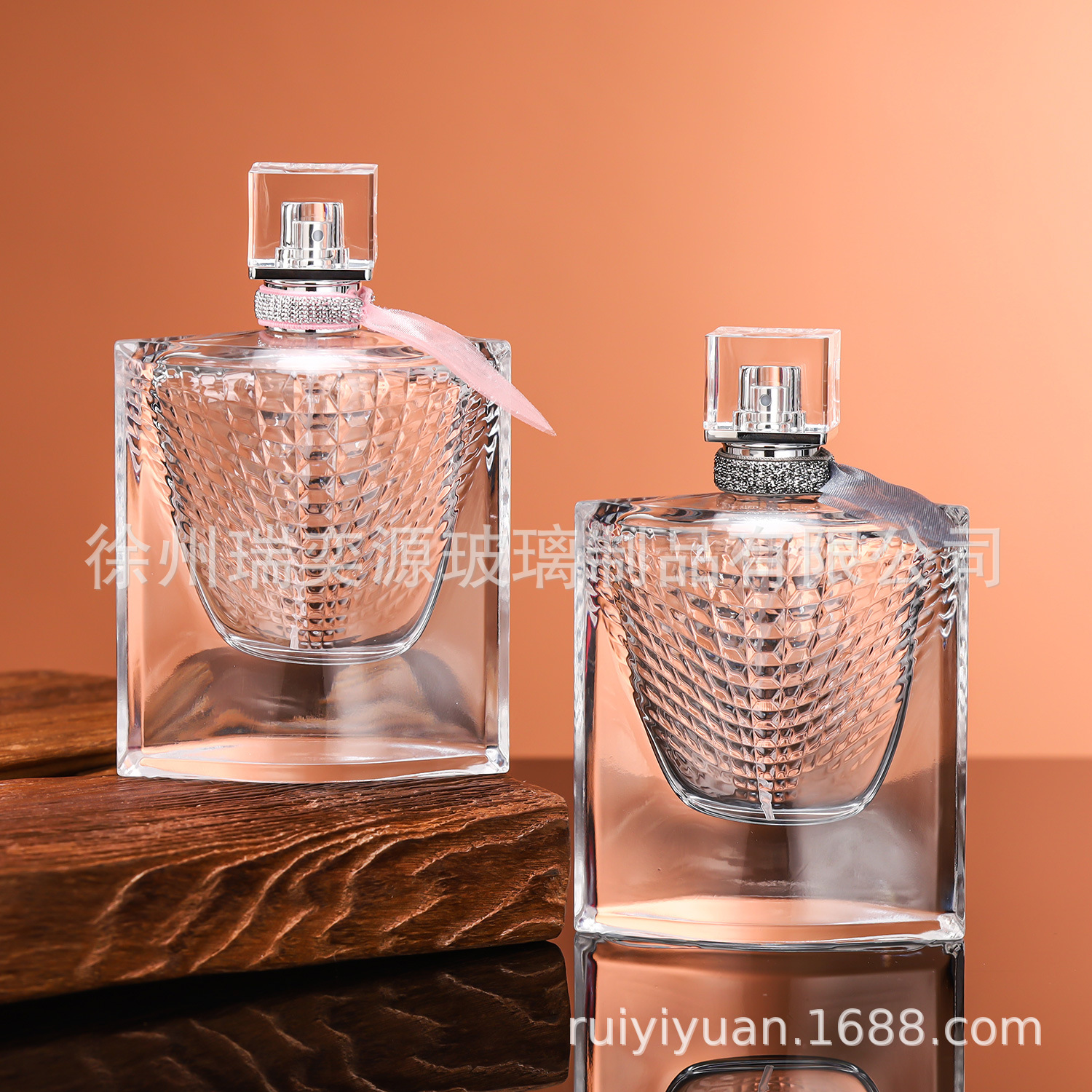 现货供应75ml鱼鳞香水瓶方形厚底玻璃香水瓶带丝巾盖子香水分装瓶