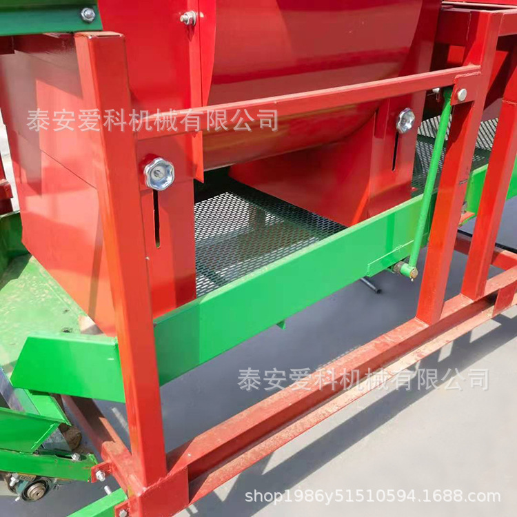 烟台花生打秧机四轮车8000型花生摘果机  自动装袋脱花生果机