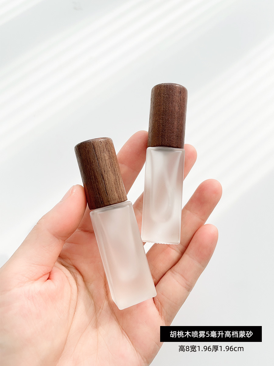胡桃木喷雾5毫升蒙砂.jpg