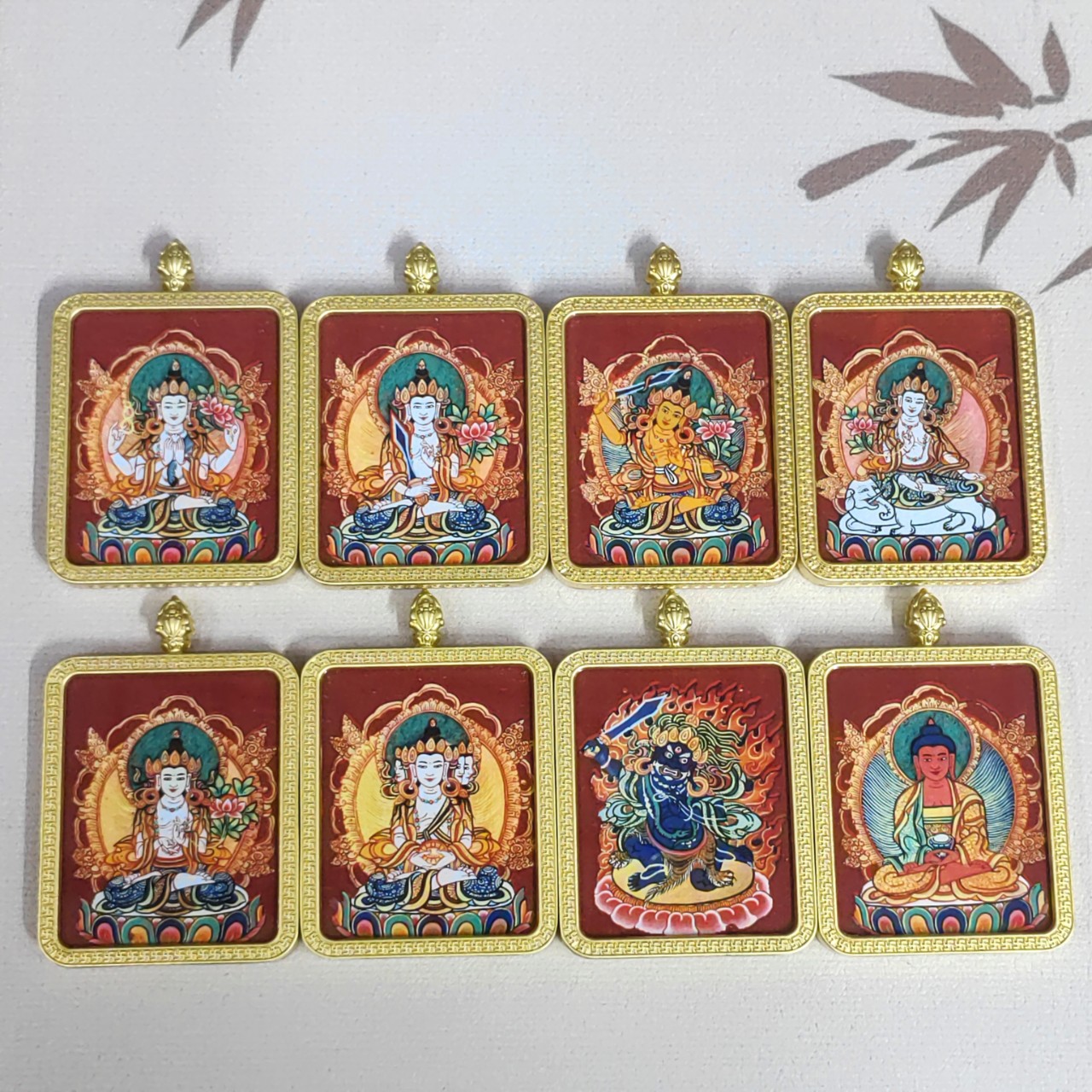 朱砂彩绘矿砂唐卡八大守护神西藏佛牌十二生肖守护神挂件直播货源