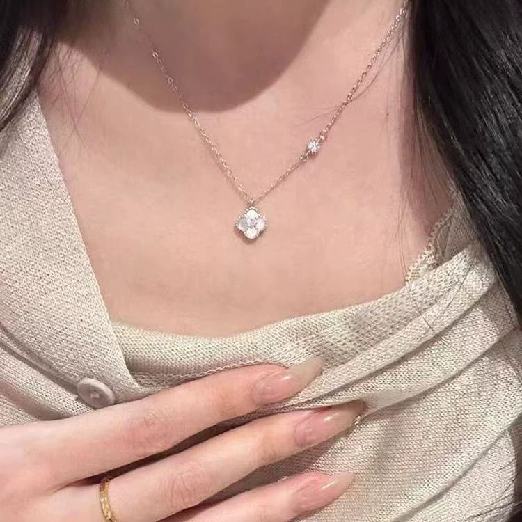 П pendant цепочка для ключицы?