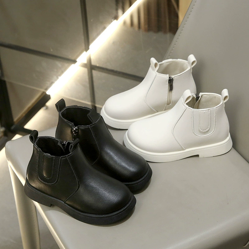Детские повседневные универсальные кожаные короткие ботинки 2025 года, осенне-зимние новые стильные короткие ботинки для девочек и мальчиков, модные кожаные ботинки на нескользящей мягкой подошве