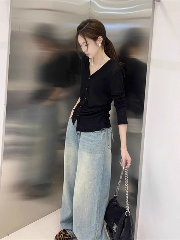 灰色v领长袖t恤女士2025春秋新款设计感排扣褶皱收腰显瘦正肩上衣|undefined