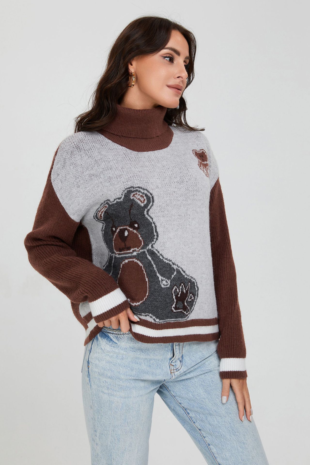 Women's Retro Knitted Sweater With Contrast Bear Pattern Detail_voghion.com