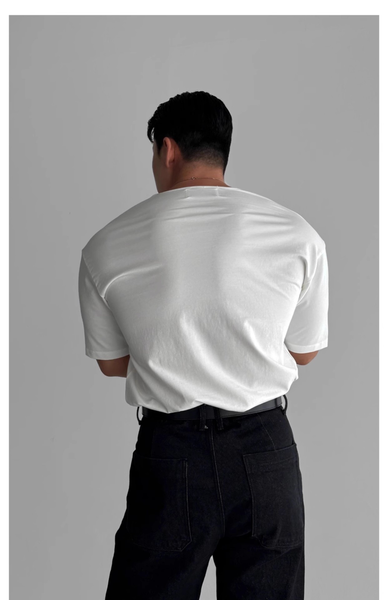 Silky Stretch Men's U-Neck T-Shirt - Lightweight Breathable Short Sleeve Top For Summer Comfort & Active Wear_viptrois.com