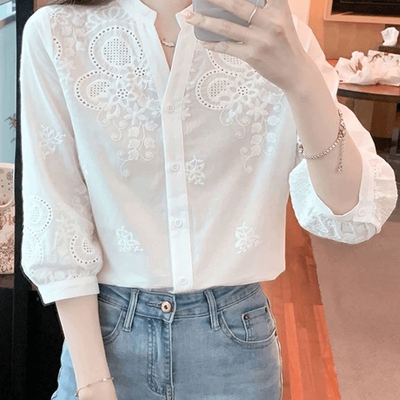 2025秋季新款衬衫绣花镂空七分袖V领衬衣洋气减龄女式通勤小衫|undefined