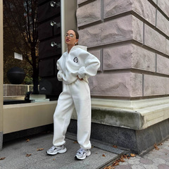 早秋运动风连帽卫衣套装两件套长袖宽松上衣外套宽松直筒休闲裤女